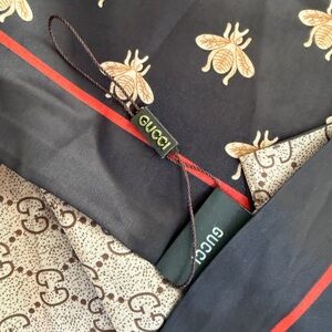 Gucci Black and Beige Scarf with Bee Pattern